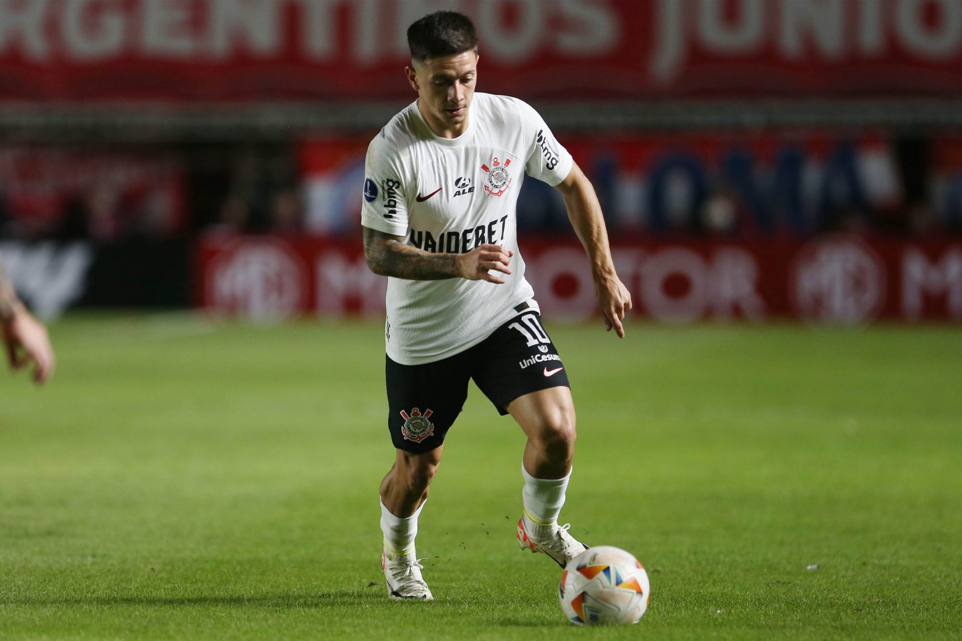 Corinthians, aguardando a situação do seu jogador