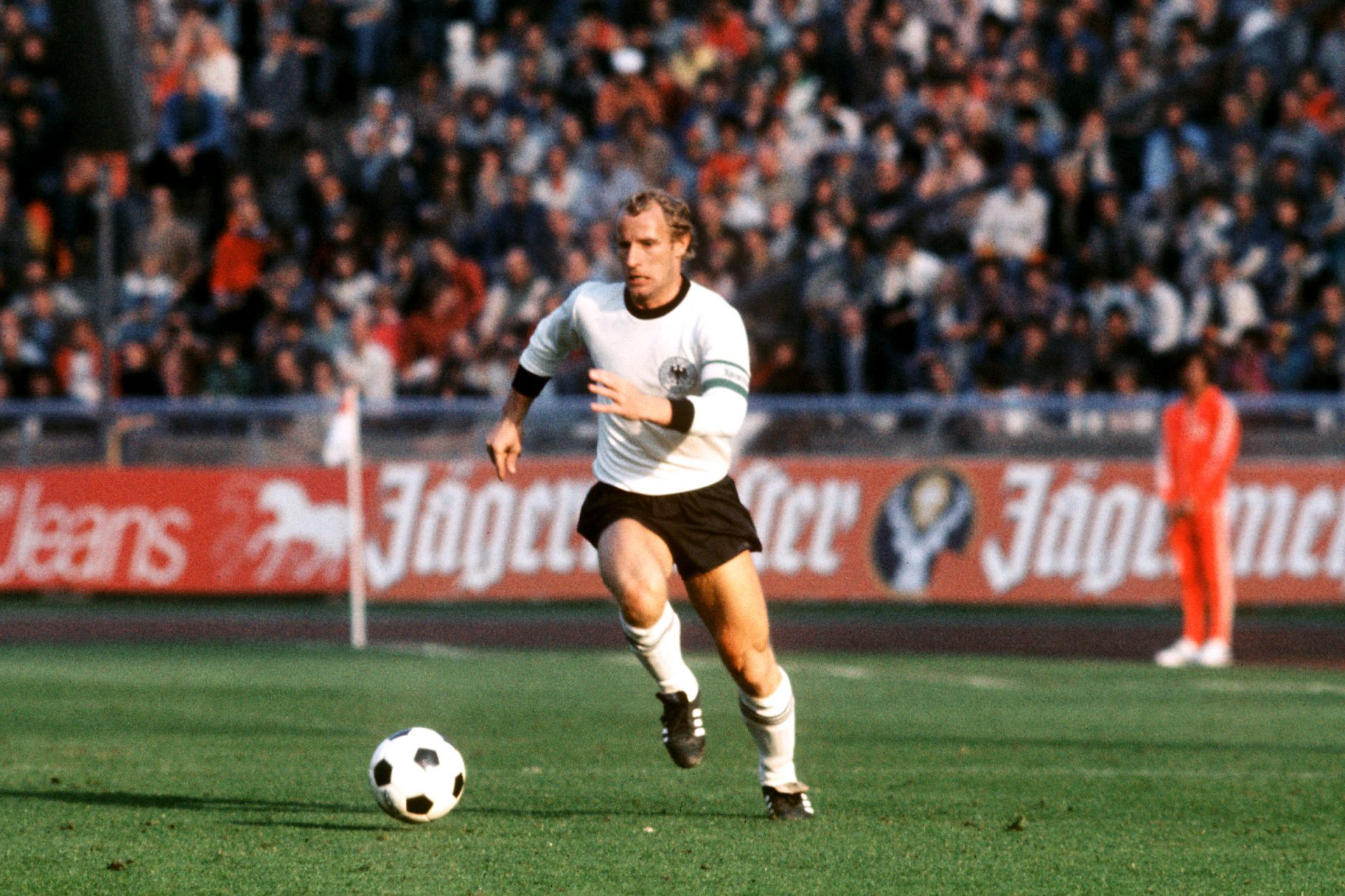 (10) Berti Vogts