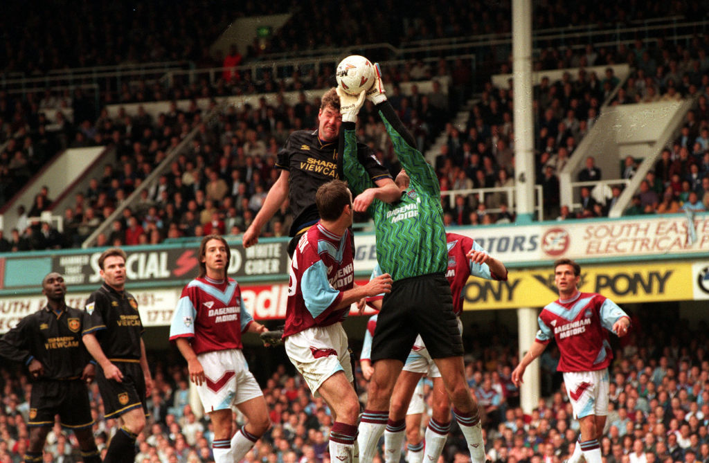 5. Ludek Miklosko vs. Manchester United (1994/95)